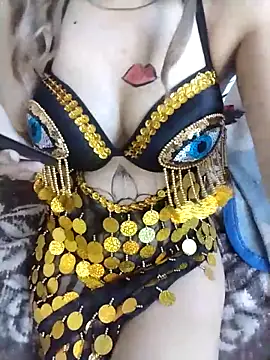 Snapshot of shahinaz-123 chatting on 02.11.26 shahinaz-123 online show from 02.11.26