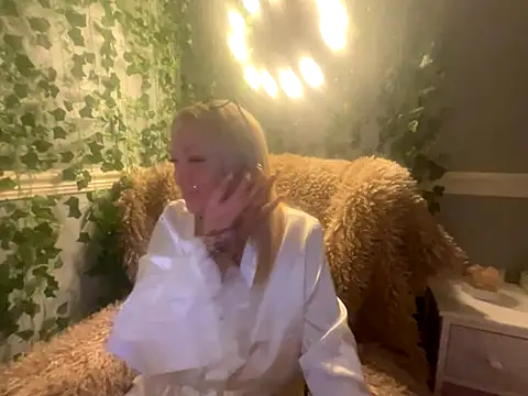 BonnyDesire online show from 11.30.25