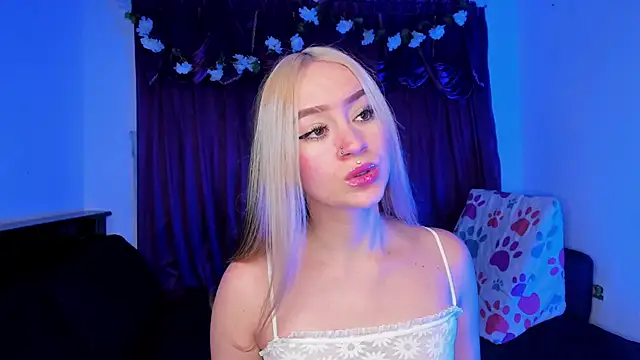 Snapshot of Shairaclark_ chatting on 06.04.26 Shairaclark online show from 06.04.26