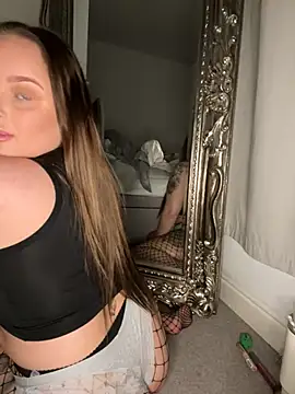 Snapshot of alijay02xo chatting on 09.29.25 alijay02xo online show from 09.29.25