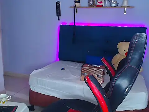 Lunadool online show from 10.07.25