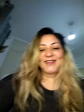 Lunita86 online show from 10.25.25