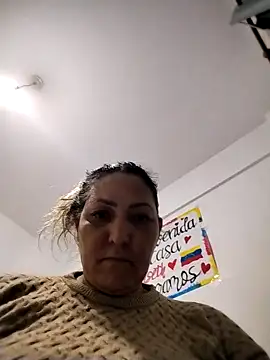 Lunita86 online show from 10.29.25