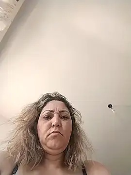 Lunita86 online show from 11.28.25