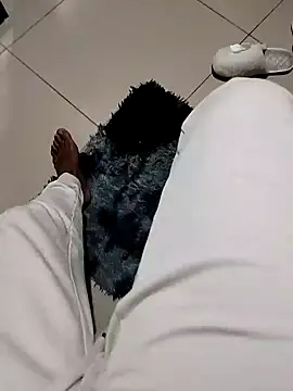 Snapshot of ParisDacelebrity123 chatting on 09.21.25 ParisDacelebrity123 online show from 09.21.25