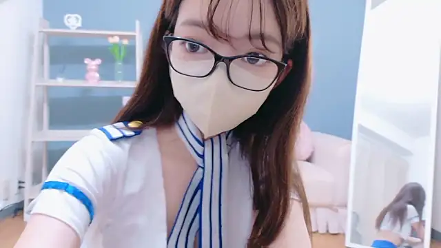 Snapshot of Mirai_H_ch chatting on 10.04.25 Mirai H ch online show from 10.04.25