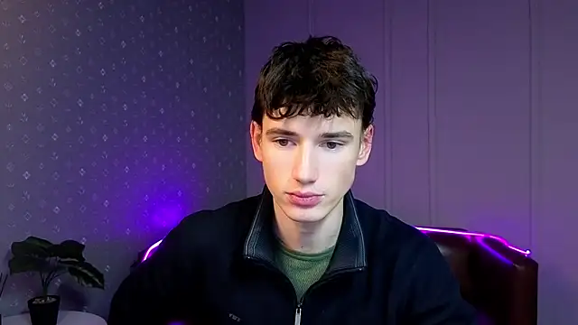 Snapshot of Max_Foks chatting on 12.23.25 Max Foks online show from 12.23.25