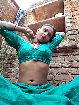 Snapshot of R_Roshni chatting on 04.01.26 R Roshni online show from 04.01.26
