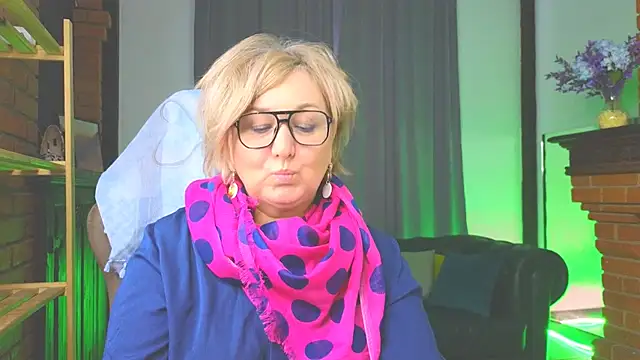 Marta Wils online show from 12.16.25