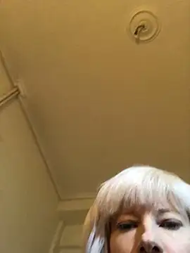 Snapshot of juliaoneandonly chatting on 10.08.25 juliaoneandonly online show from 10.08.25