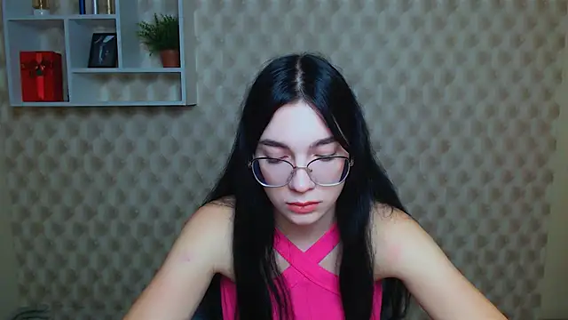 Snapshot of MiraBabe_ chatting on 09.24.25 MiraBabe  online show from 09.24.25