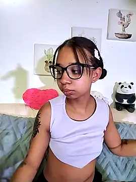 Suzanelee1 online show from 09.19.25