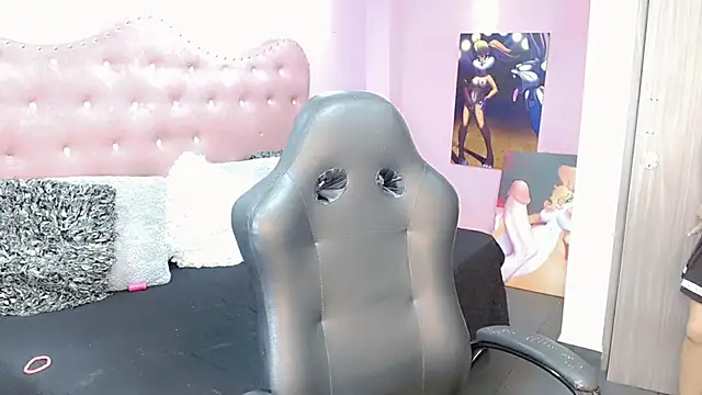Sophia Stonee online show from 10.14.25
