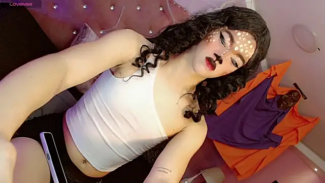 Sophia Stonee online show from 10.22.25