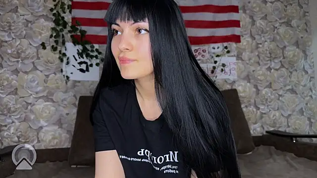 sweeet strawberies online show from 10.19.25