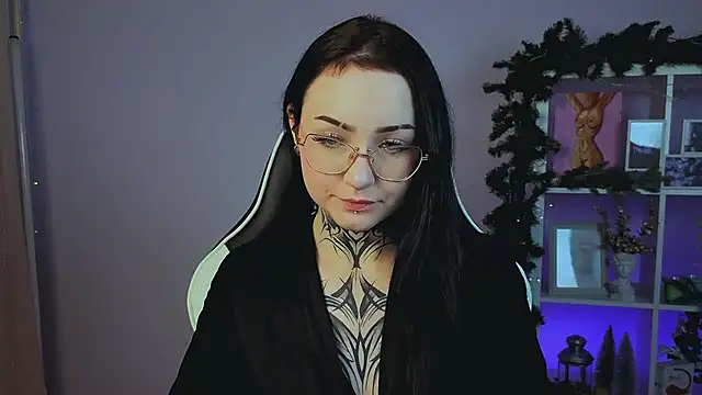 MollyKissy online show from 12.14.25