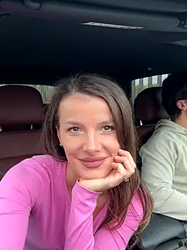 Snapshot of fit_vic chatting on 10.21.25 fit vic online show from 10.21.25