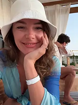 Snapshot of fit_vic chatting on 11.24.25 fit vic online show from 11.24.25