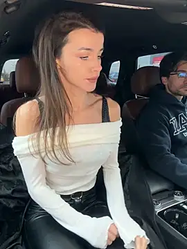 Snapshot of fit_vic chatting on 12.14.25 fit vic online show from 12.14.25