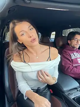 Snapshot of fit_vic chatting on 12.16.25 fit vic online show from 12.16.25