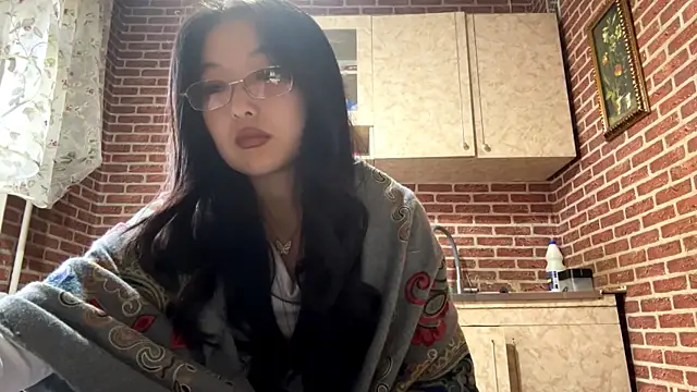 Snapshot of EmmaLeexth chatting on 10.07.25 EmmaLeexth online show from 10.07.25