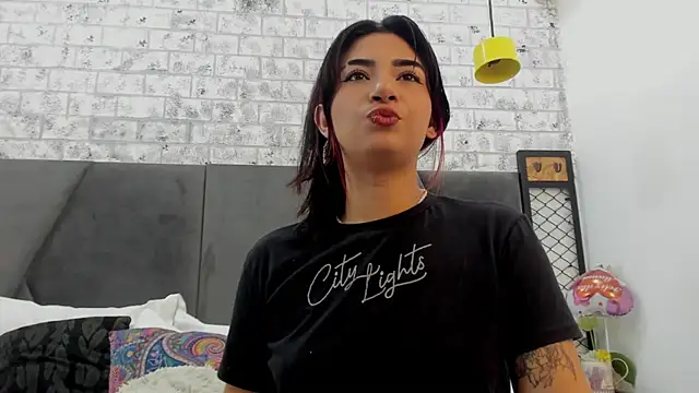 Snapshot of KENDRAOWEN chatting on 10.09.25 KENDRAOWEN online show from 10.09.25