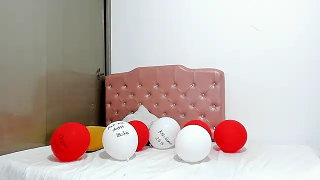 Snapshot of IslaRose7 chatting on 02.15.26 IslaRose7 online show from 02.15.26