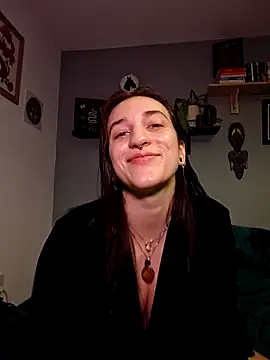 Snapshot of laradoom chatting on 09.20.25 laradoom online show from 09.20.25