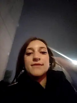 Snapshot of laradoom chatting on 10.12.25 laradoom online show from 10.12.25