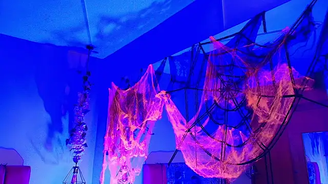 SabrinaV  online show from 10.14.25