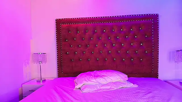 Kitty rouusse online show from 10.22.25
