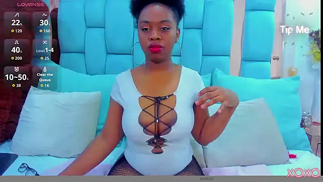 hazellanee online show from 04.04.26