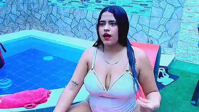 Selenegomezz online show from 12.05.25