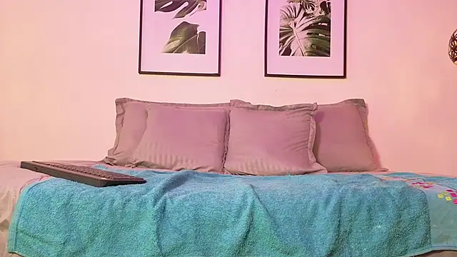 Snapshot of afrodita_aares chatting on 02.18.26 afrodita aares online show from 02.18.26