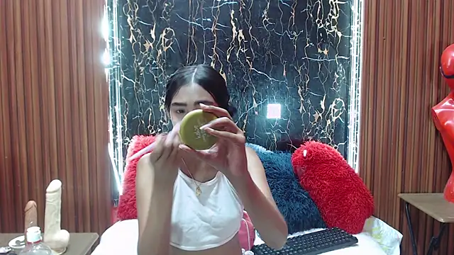 MadelinPaterson online show from 10.08.25