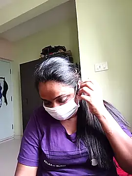 queendivya online show from 10.04.25