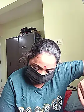 queendivya online show from 10.08.25