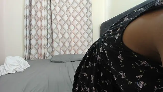 Snapshot of Pretty_Ebony_Doll chatting on 04.19.26 Pretty Ebony Doll online show from 04.19.26