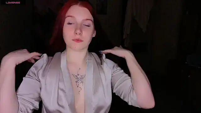 Snapshot of Layla_Glam chatting on 06.26.26 Layla Glam online show from 06.26.26