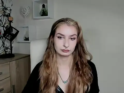 NinaBlond1 online show from 10.08.25