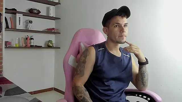 BooyHott  online show from 12.18.25