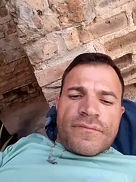 Snapshot of Claudiokkkkk chatting on 12.18.25 Claudiokkkkk online show from 12.18.25