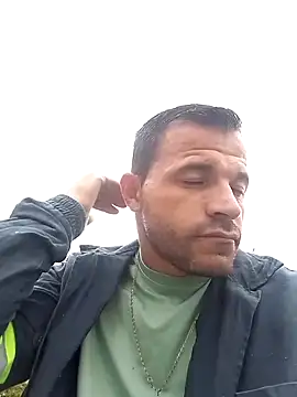 Snapshot of Claudiokkkkk chatting on 12.22.25 Claudiokkkkk online show from 12.22.25