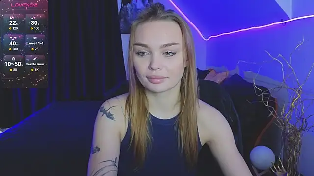 KitsyMoore online show from 10.06.25