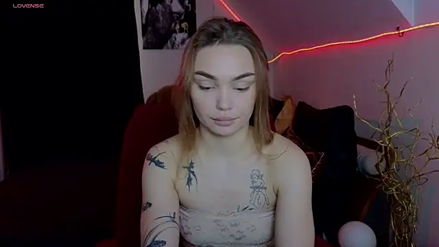 KitsyMoore online show from 11.08.25