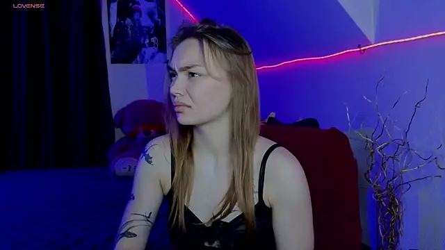 KitsyMoore online show from 11.10.25