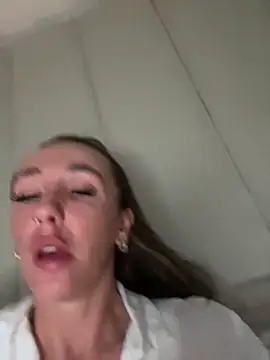 Scotishminx25 online show from 10.18.25
