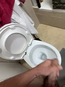 Snapshot of tusmuertos420 chatting on 09.29.25 tusmuertos420 online show from 09.29.25