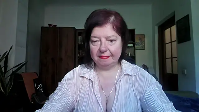 Snapshot of Violet_Pulse chatting on 05.16.26 Violet Pulse online show from 05.16.26