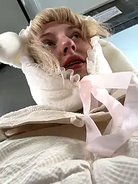 RonnieKiss online show from 10.04.25